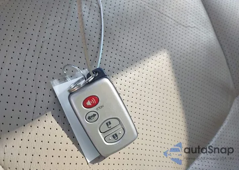 2010 Toyota Avalon Limited z USA, uszkodzony, nr VIN 4T1BK3DB5AU366445